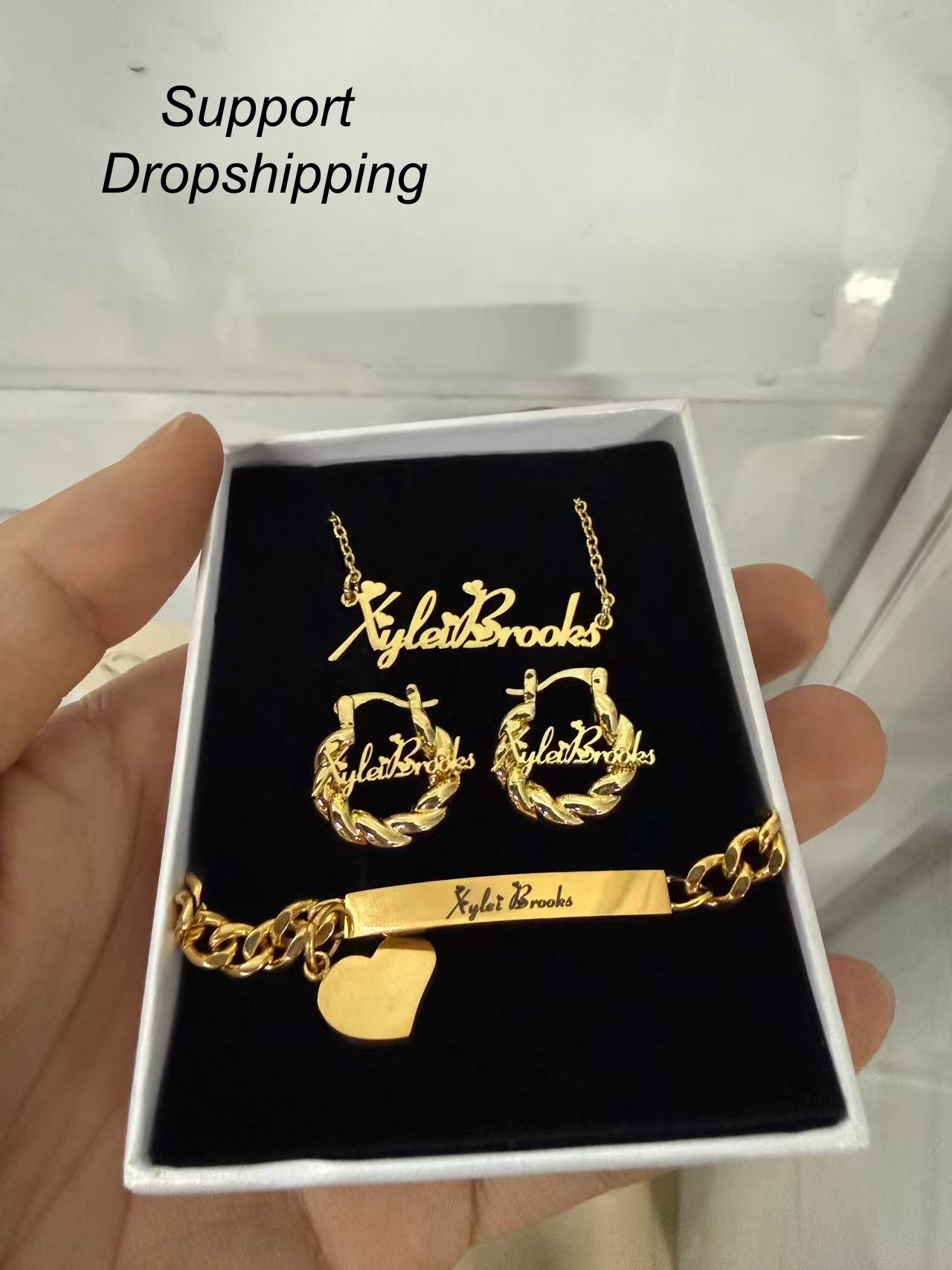 مجموعة مجوهرات مخصصة للأطفال م - مراجعة Name Necklace Custom وسعره